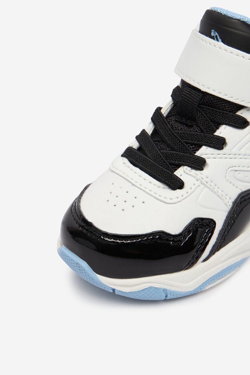 
                Спортни обувки SHAQ БЯЛ - 5906751489079