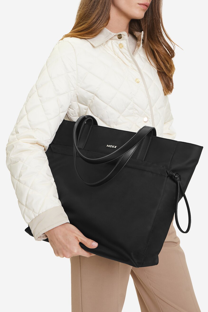 
                Kézitáska Mexx FEKETE - 5906751215470