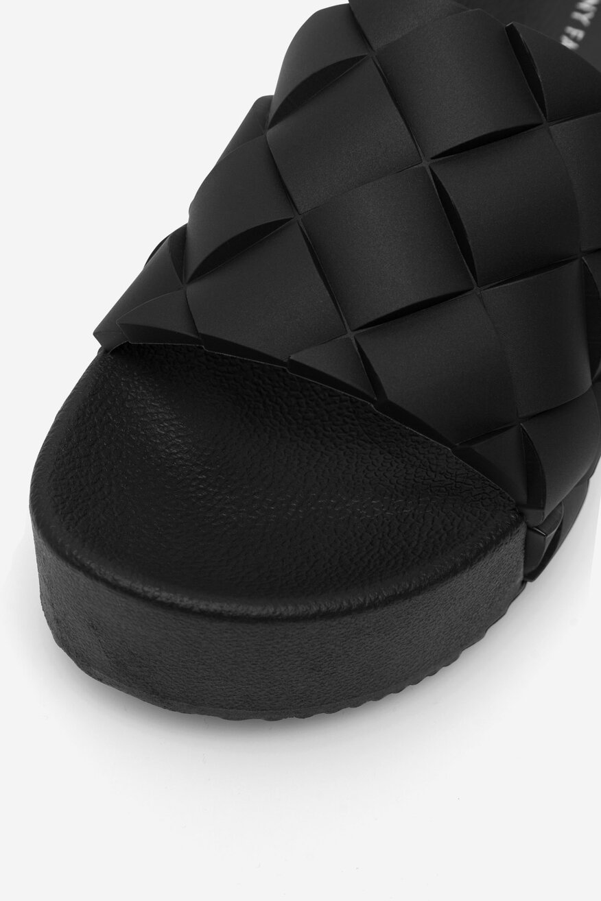 
                Jenny Fairy - Klapki na platformie - 5905588625223