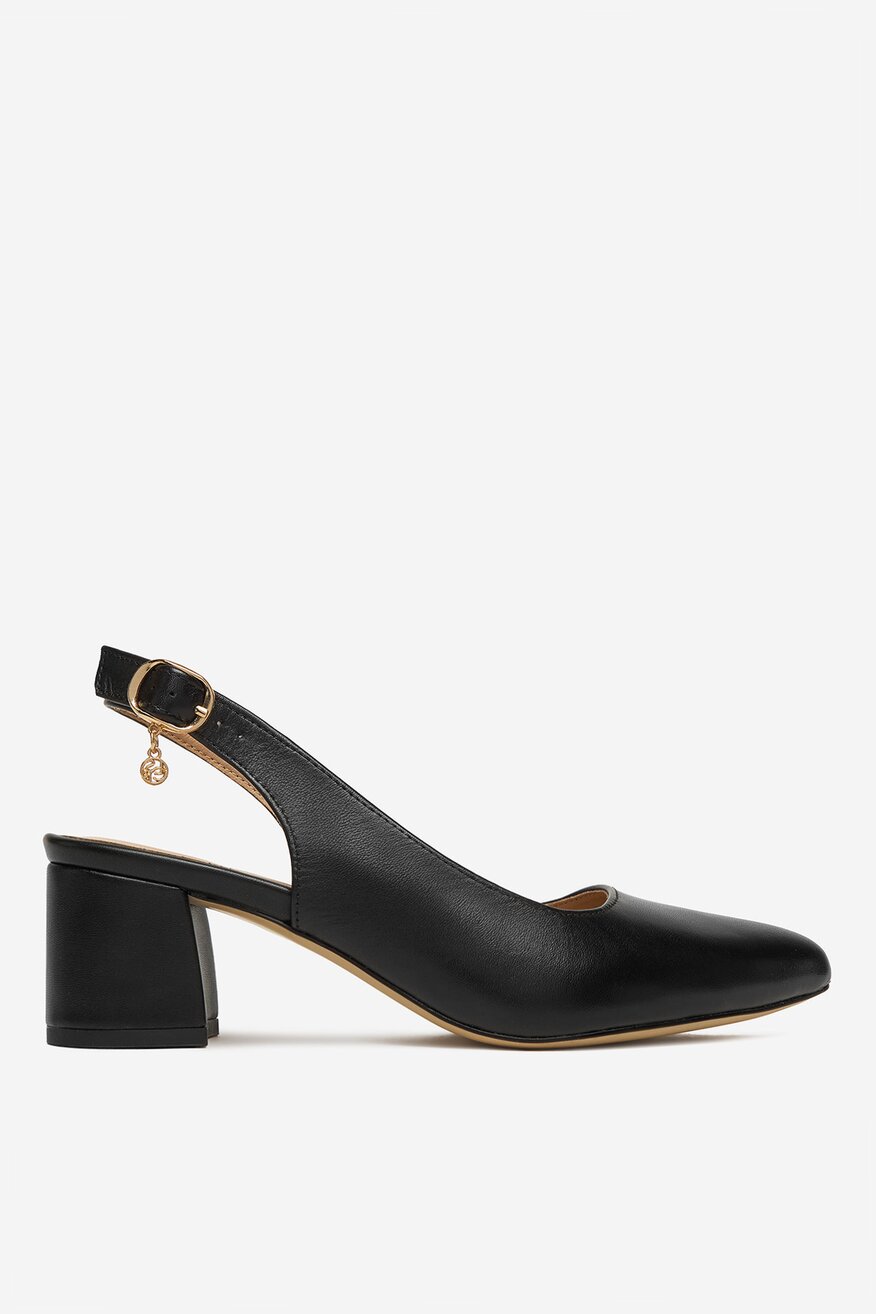 
                Елегантни обувки Lasocki ЧЕРЕН - 5906751573396