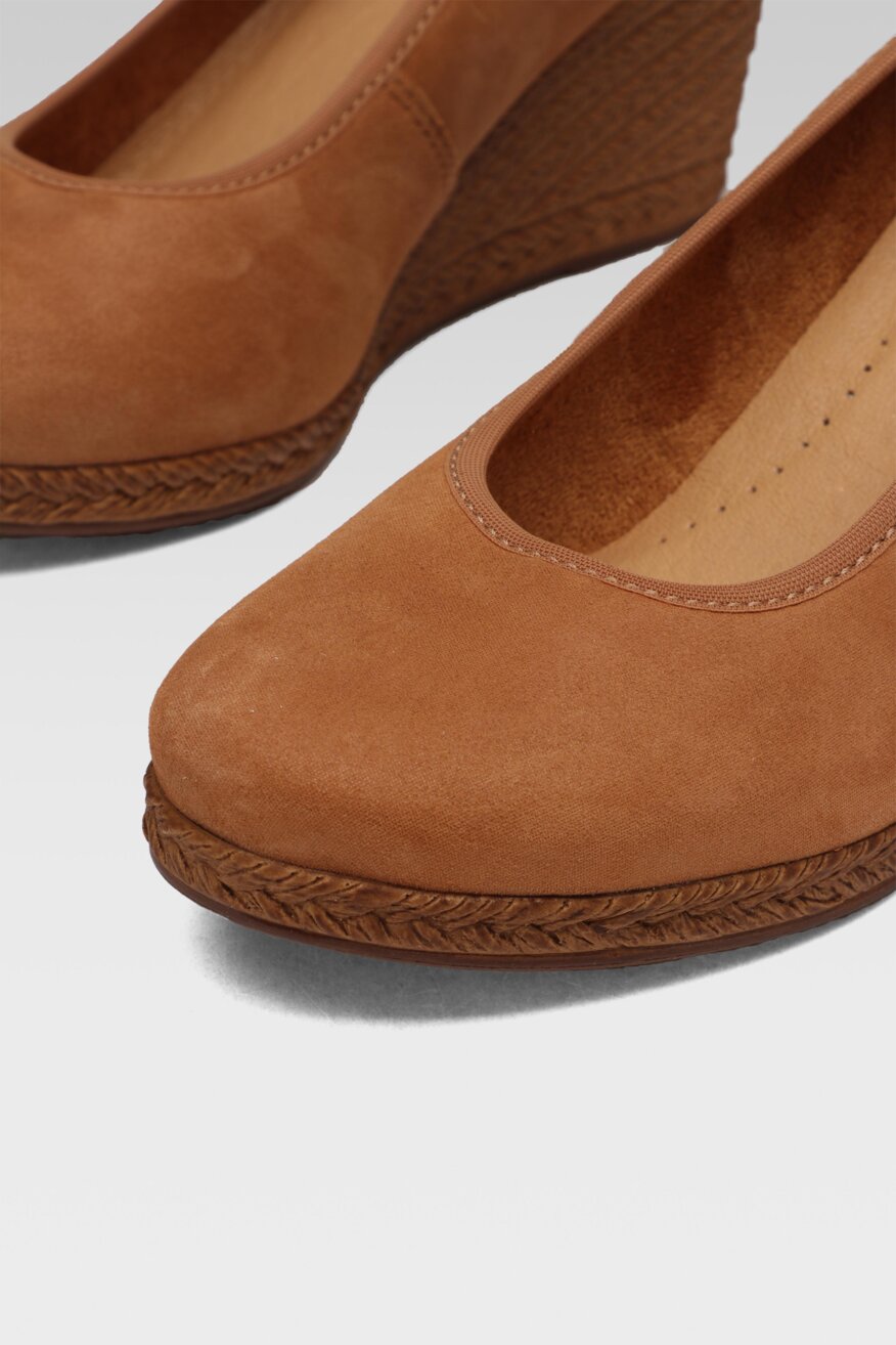 
                Lasocki - Czółenka zamszowe - 5903698555058