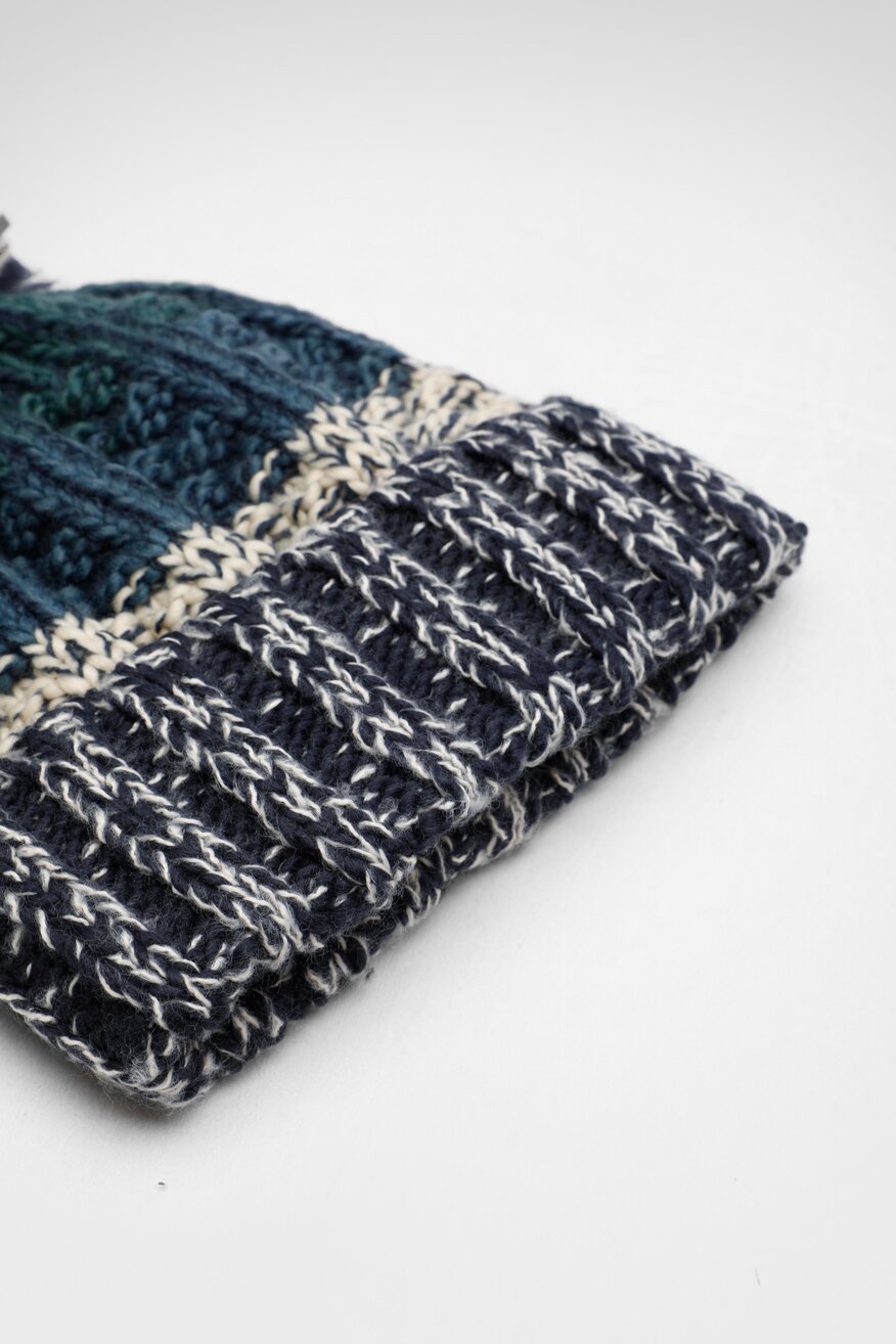 
                Lasocki - Czapka z aplikacją granatowa - 5904248976224