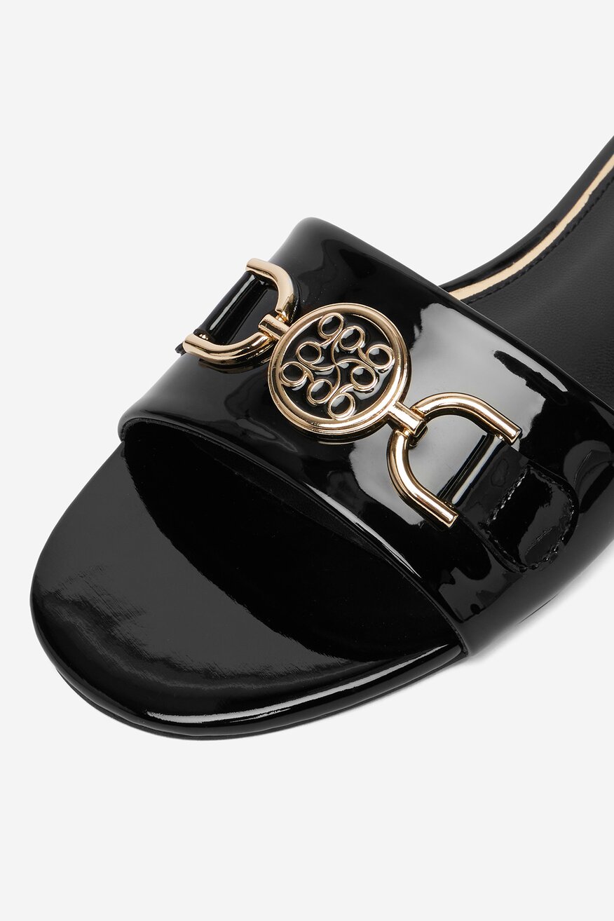 
                Шльопанець NINE WEST ЧОРНИЙ - 5907964020295