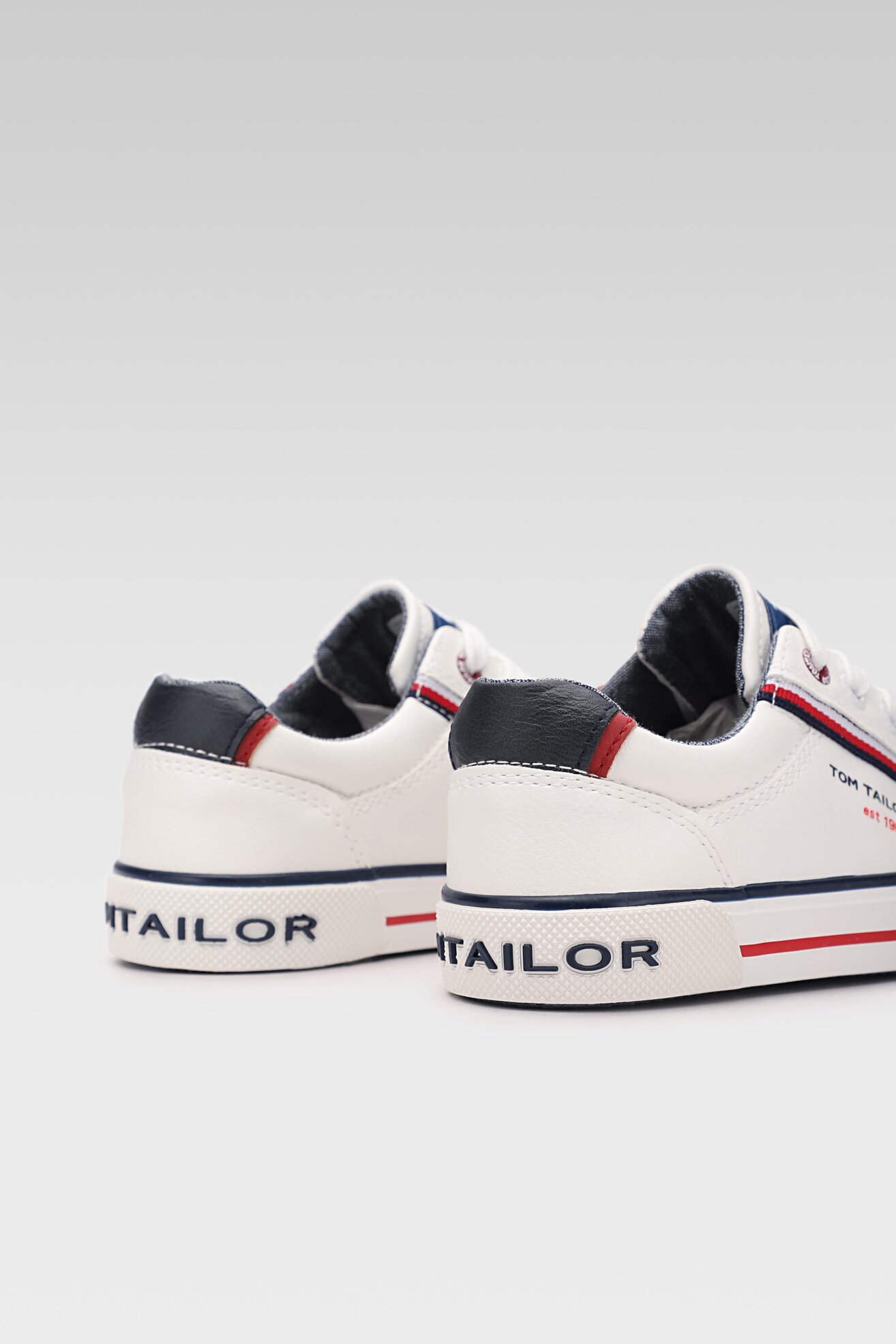 Półbuty Tom Tailor 117290300 Biały