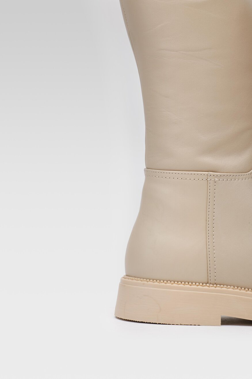 
                SIMPLE - Kozaki beżowe - 2230031465082