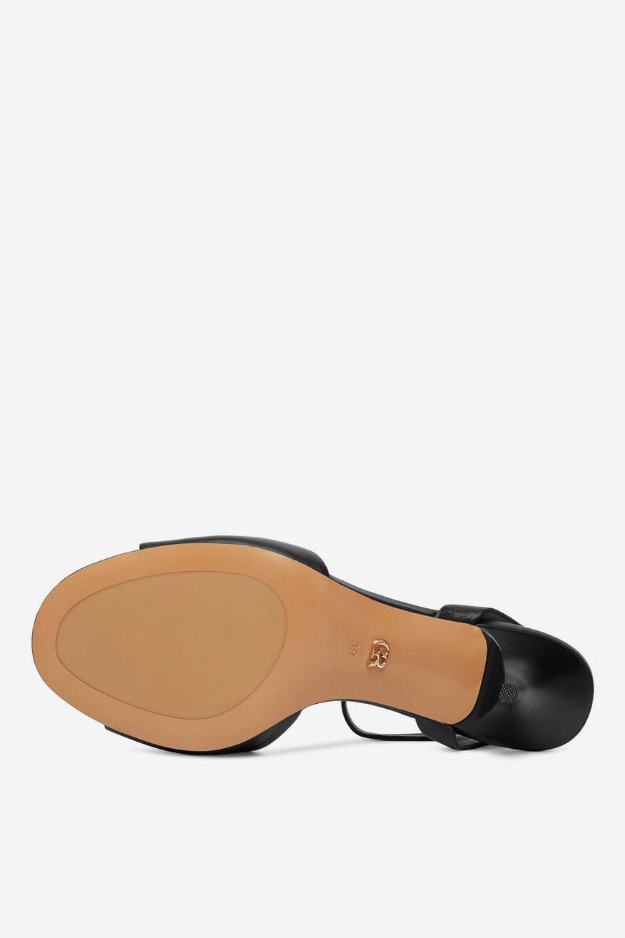 
                Сандалі Gino Rossi ЧОРНИЙ - 5907964042785