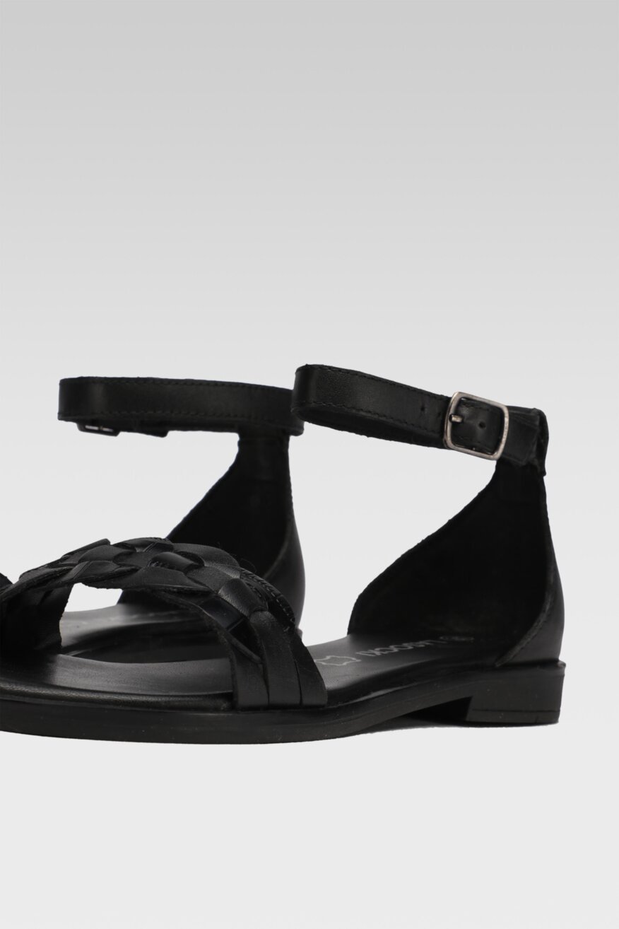 
                Lasocki - Skórzane sandały czarne - 5903698567341