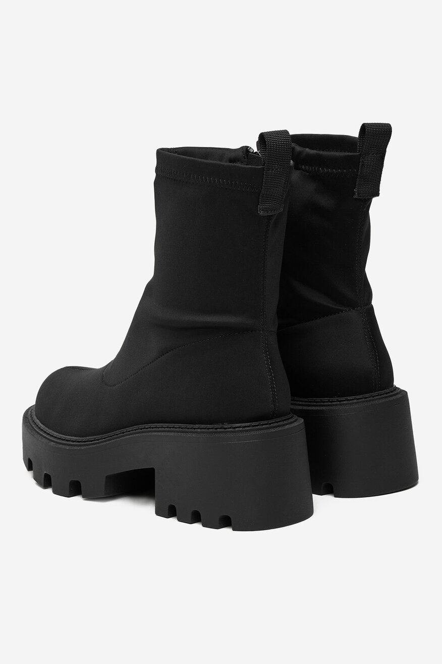 
                Боти DeeZee ЧЕРЕН - 5904410906318