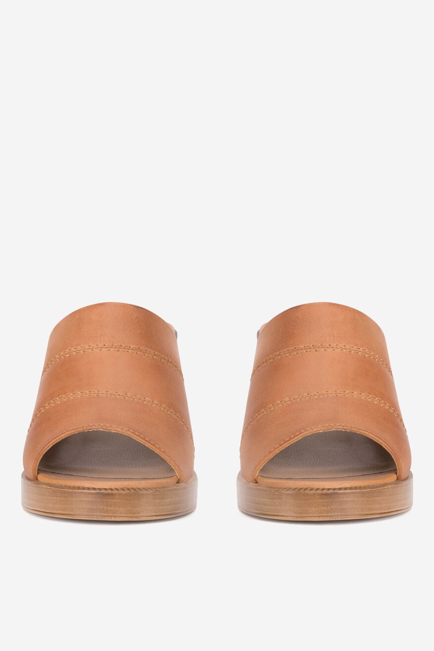 
                Lasocki - Klapki skórzane na obcasie - 5905588699262