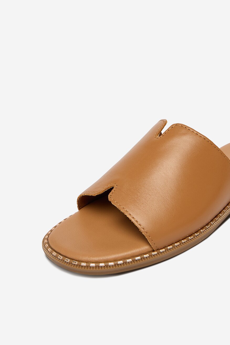 
                Шльопанець Lasocki ВЕРБЛЮЖИЙ - 5906751919095