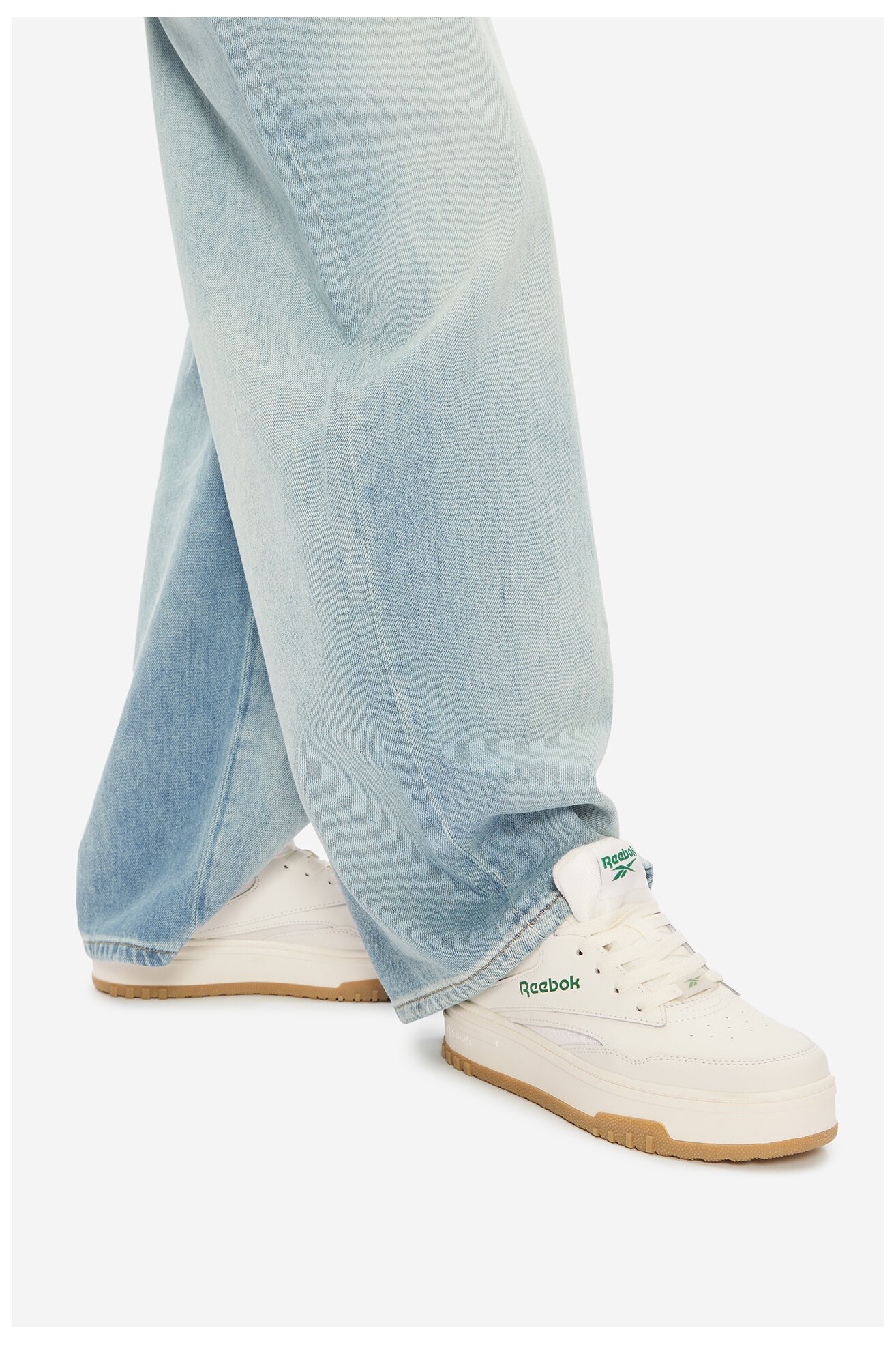 Sportovní obuv Reebok REE VAMP AR30240WCG KRÉMOVÁ