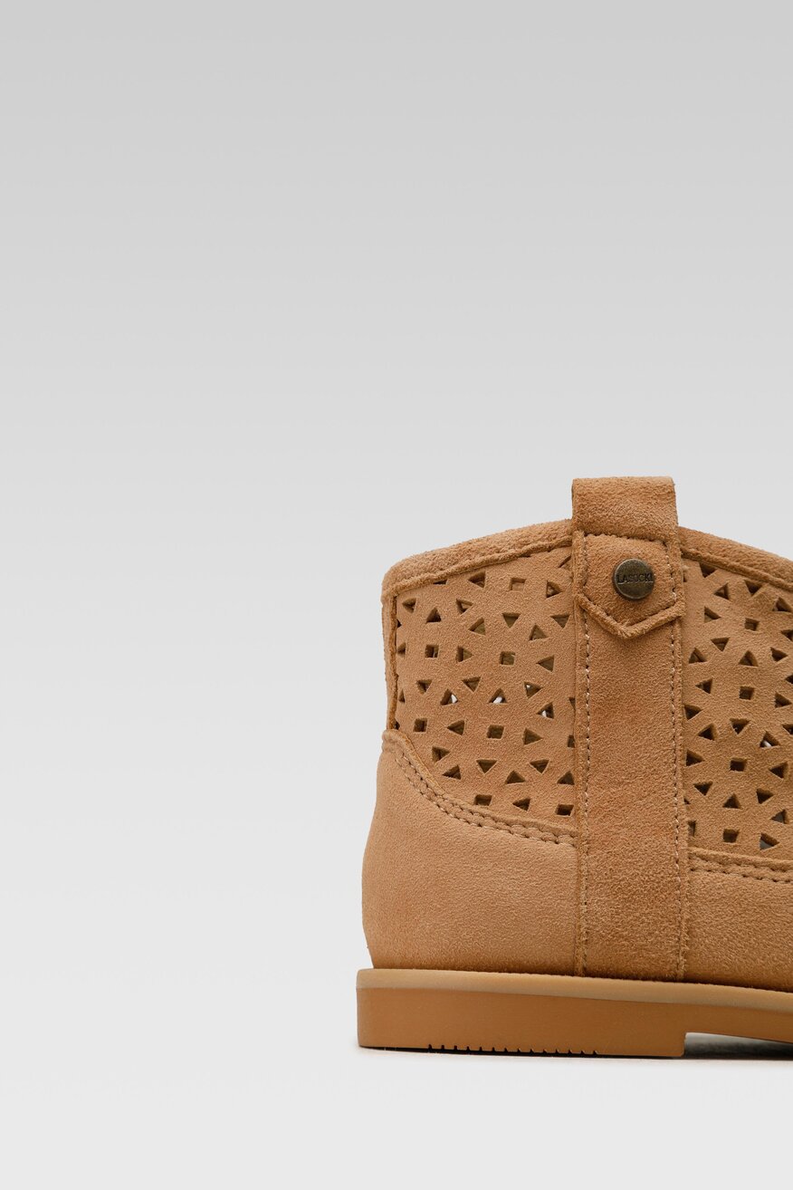 
                Lasocki Kids - Botki skórzane ażurowe - 5904248388935