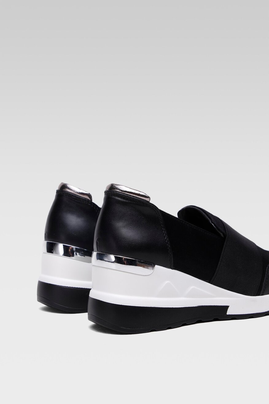 
                Félcipő Clara Barson FEKETE - 5904248190323