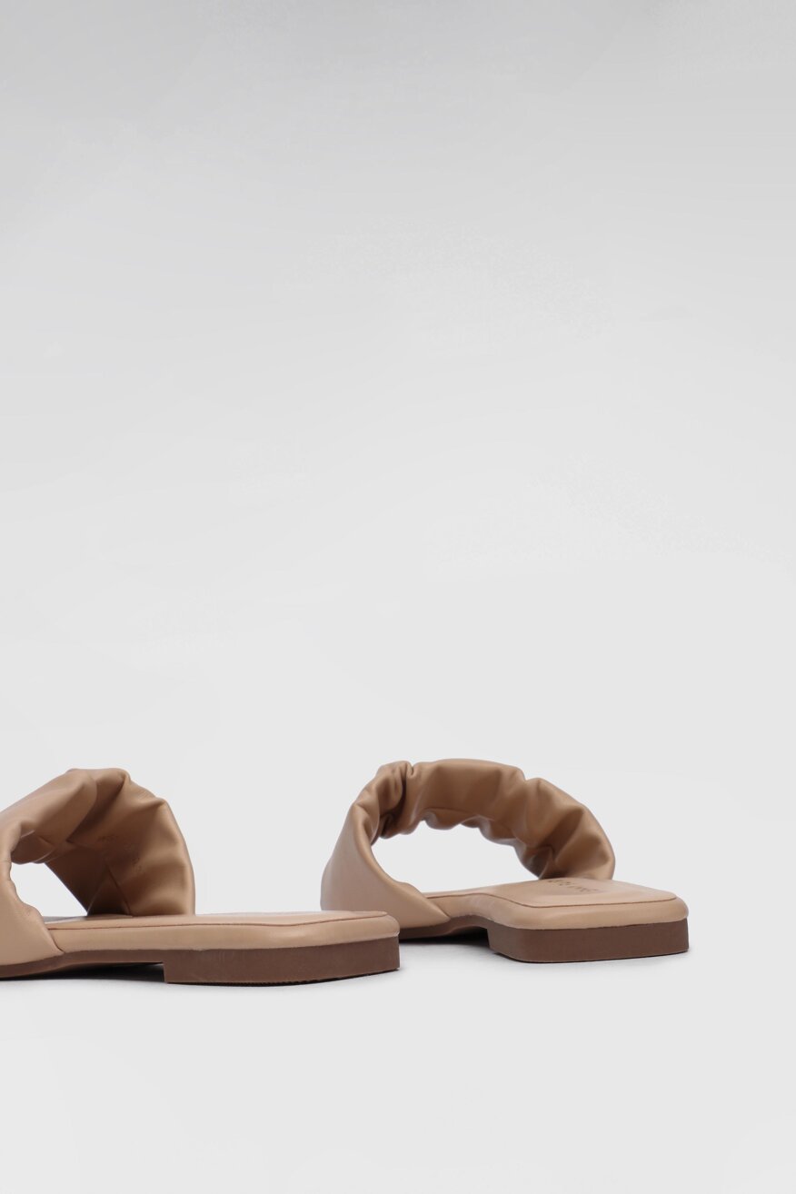 
                Jenny Fairy - Klapki beżowe - 5903698472072