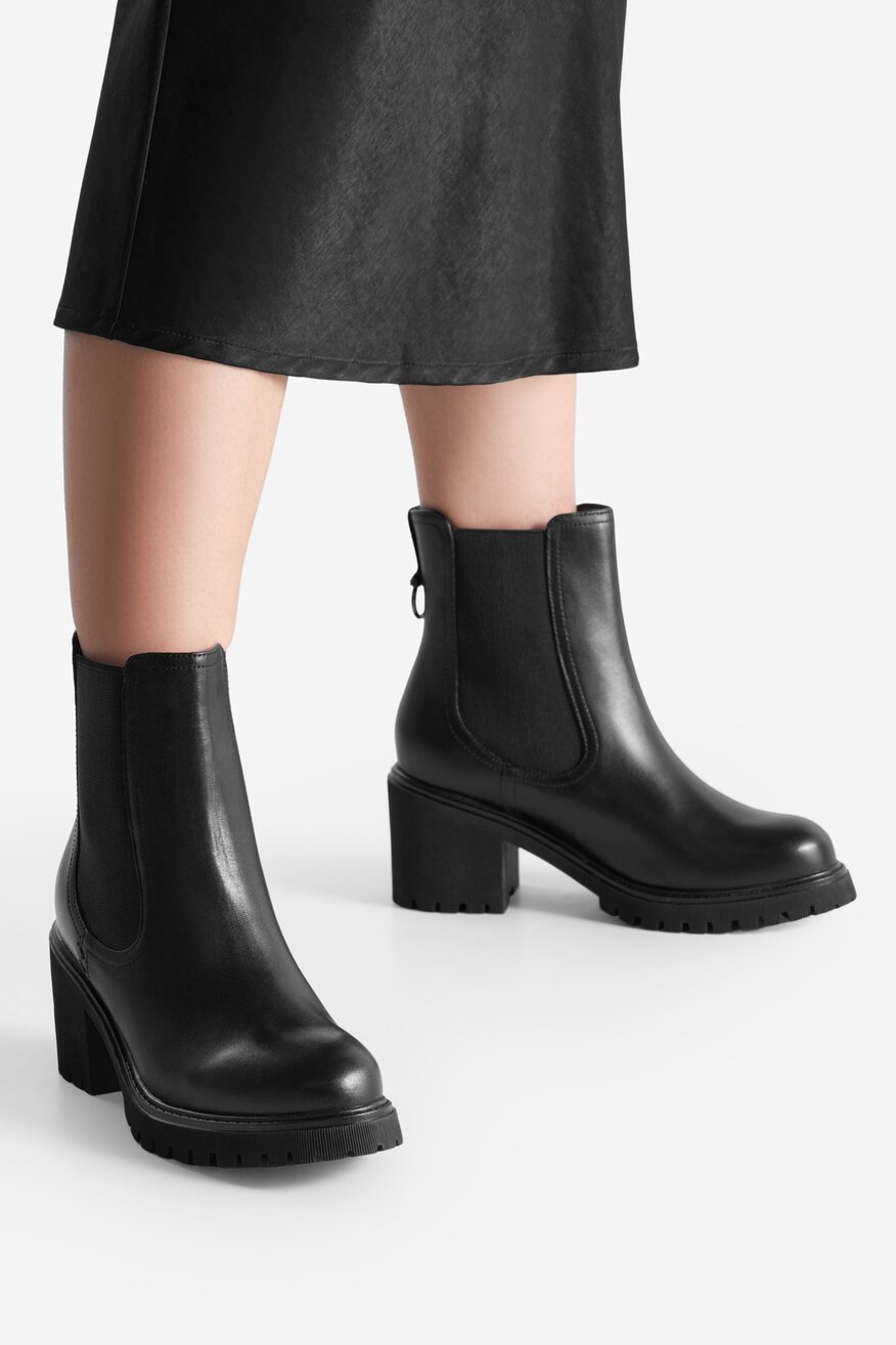 
                Kratke čizme Lasocki CRNA - 5903419358654