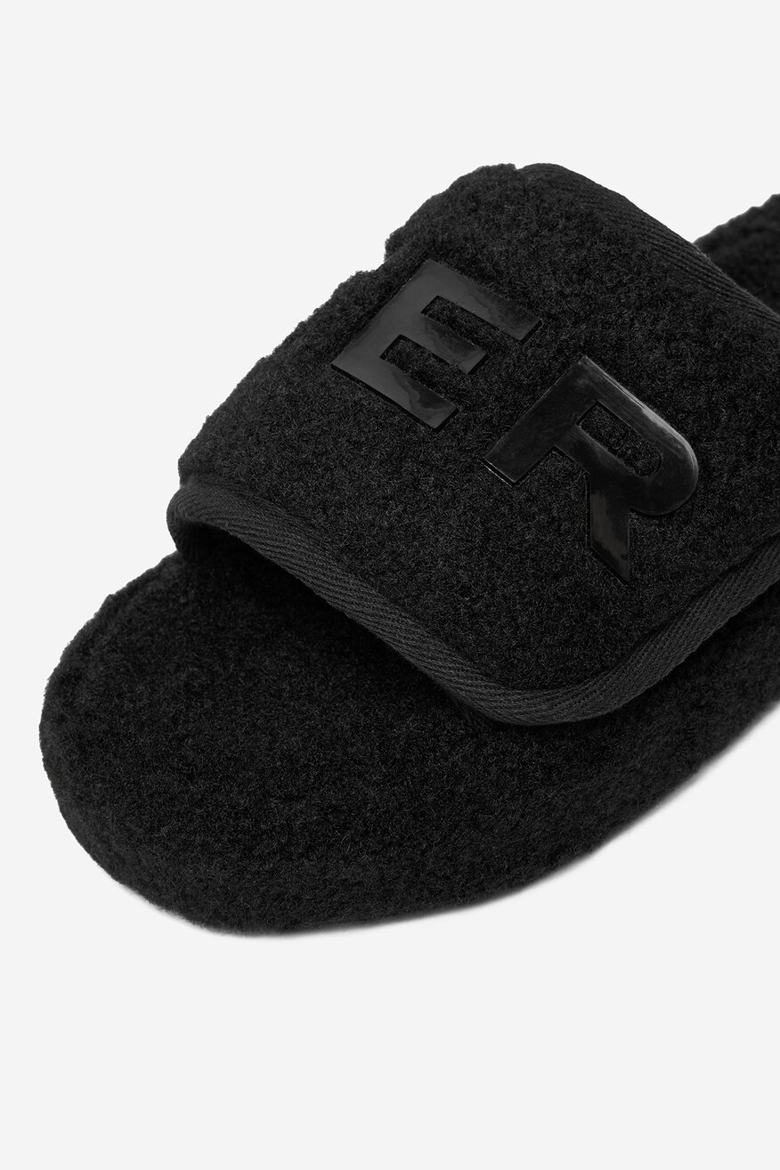 
                Papucs HUNTER FEKETE - 5906751553152