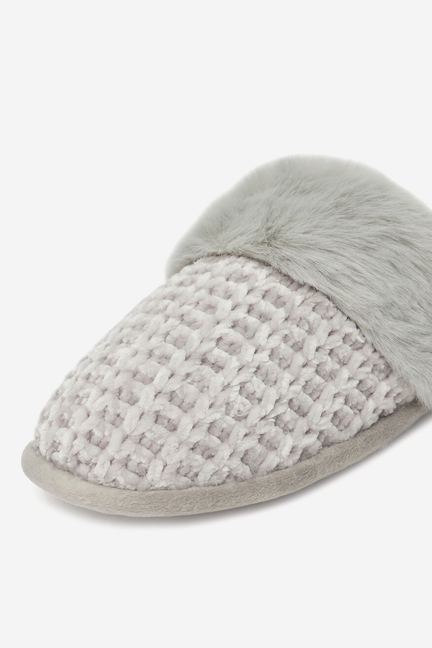 
                DeeZee - Kapcie ocieplane - 5904410813760