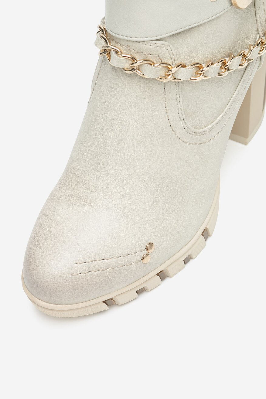 
                Csizma Mustang FEHÉR - 5905588861249