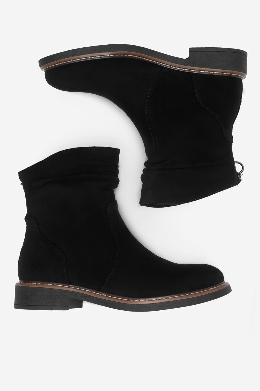 
                Kratke čizme Clara Barson CRNA - 5905588830047