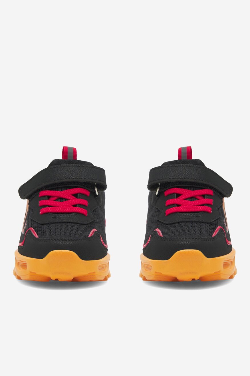 
                Action Boy - Sneakersy z migającymi diodami - 5905588523369