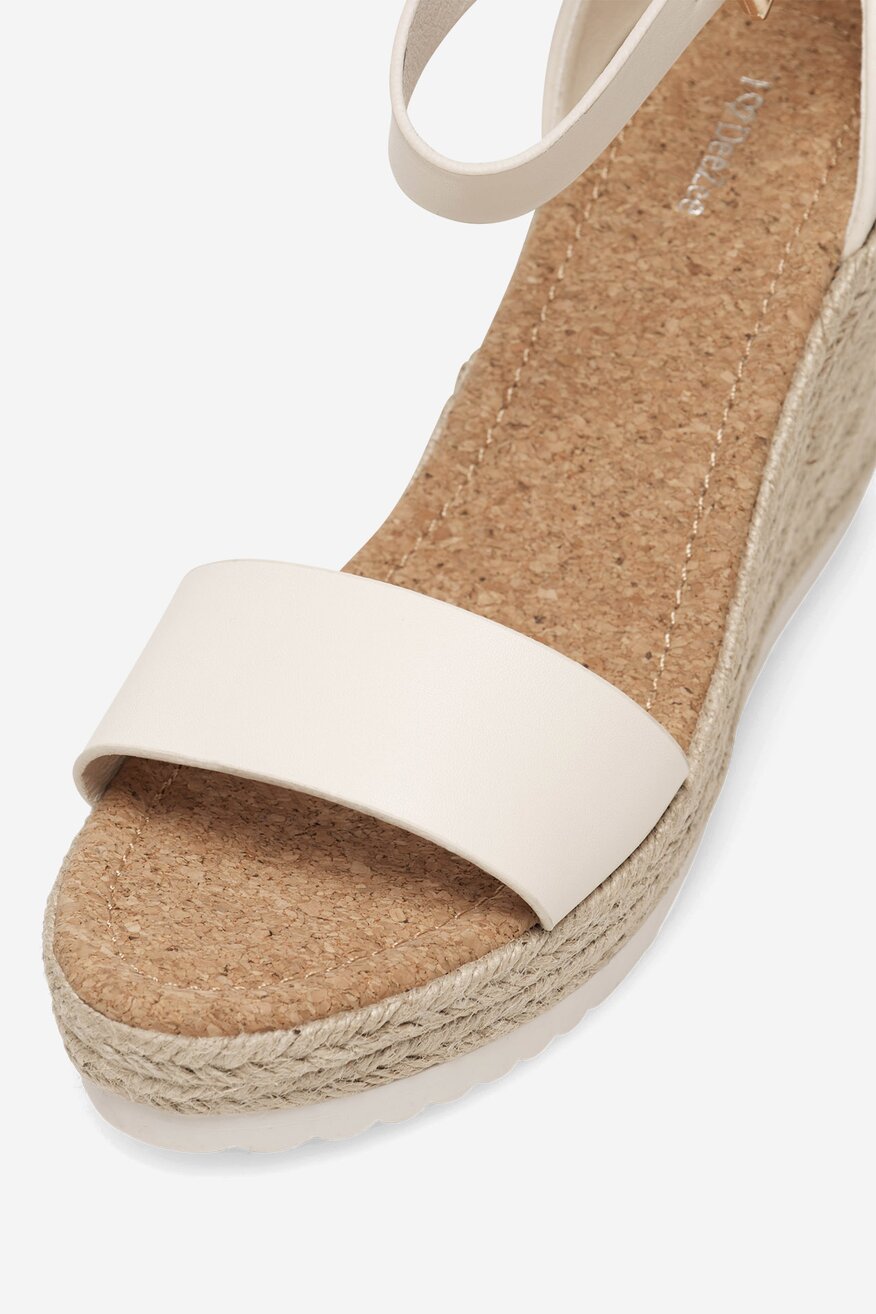 DeeZee - Sandały - 5905588602408