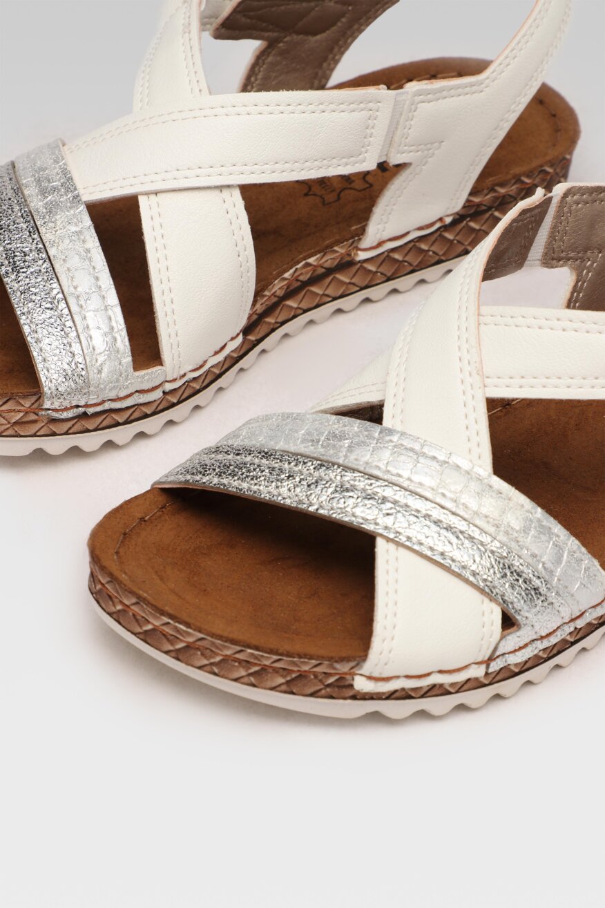 
                Inblu - Sandały pastelowe białe - 5903698500799