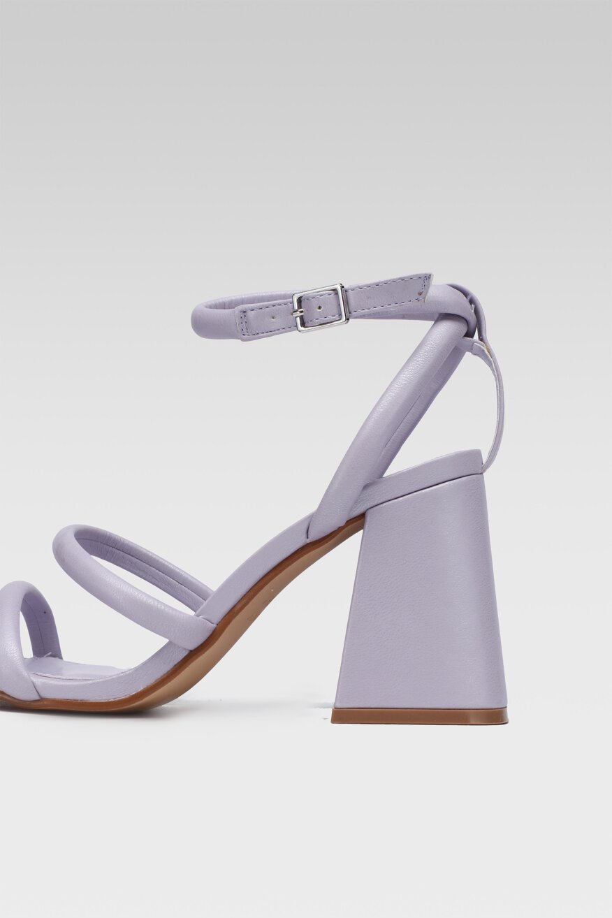 
                Jenny Fairy - Sandały na obcasie fioletowe - 5903698610207