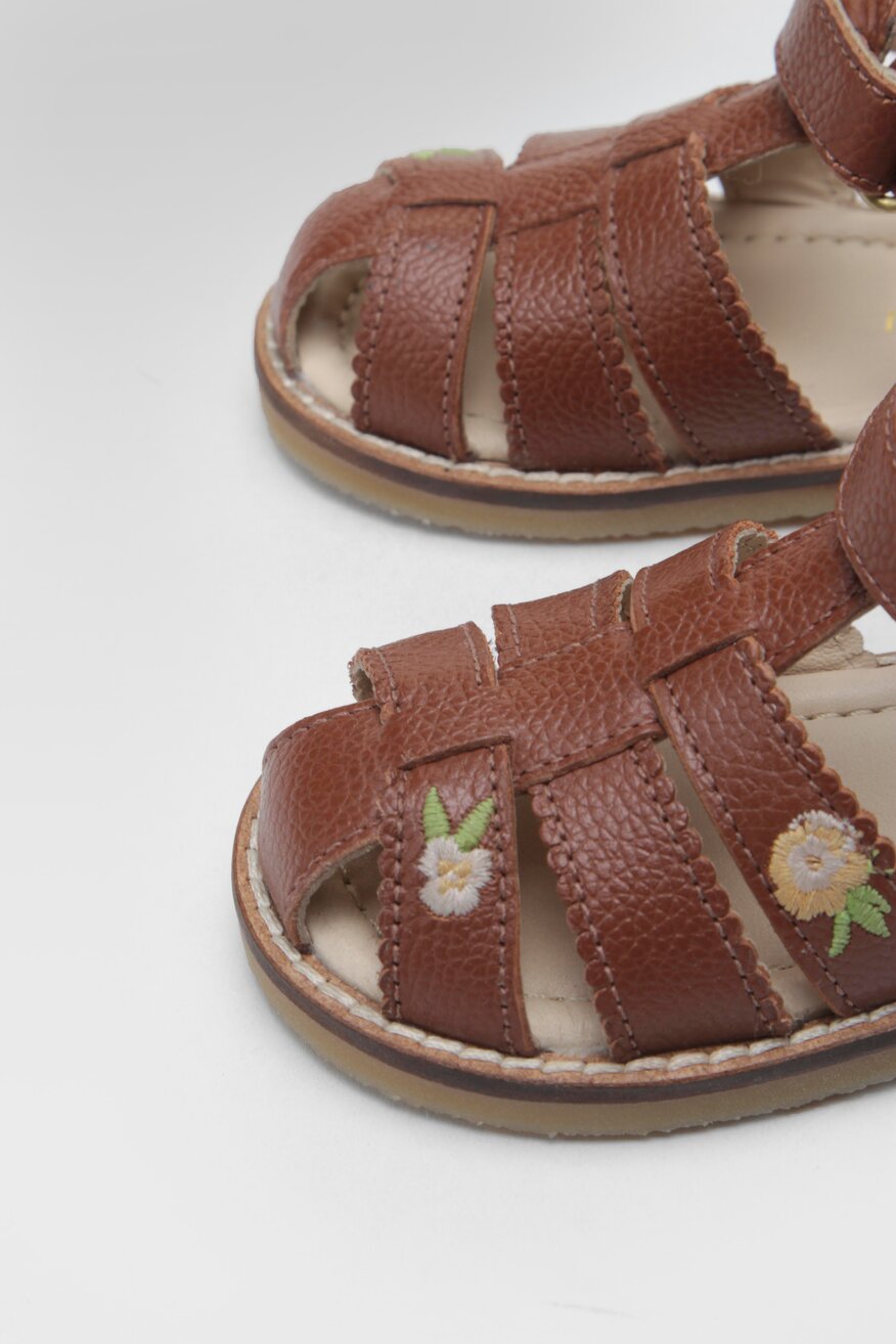 
                Lasocki Kids - Skórzane sandały brązowe - 5904862732817