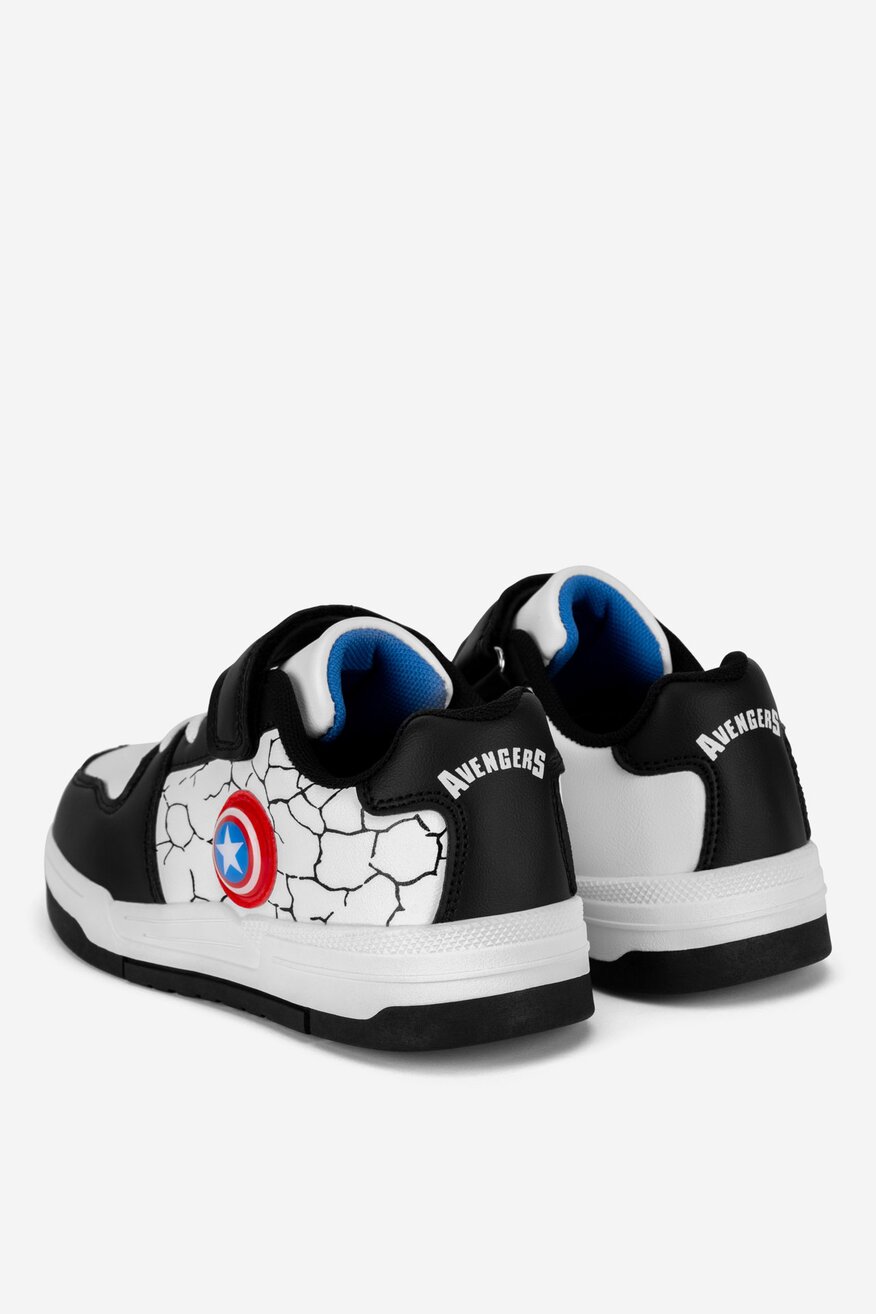 
                Спортни обувки Avengers ЧЕРЕН - 5905588747321