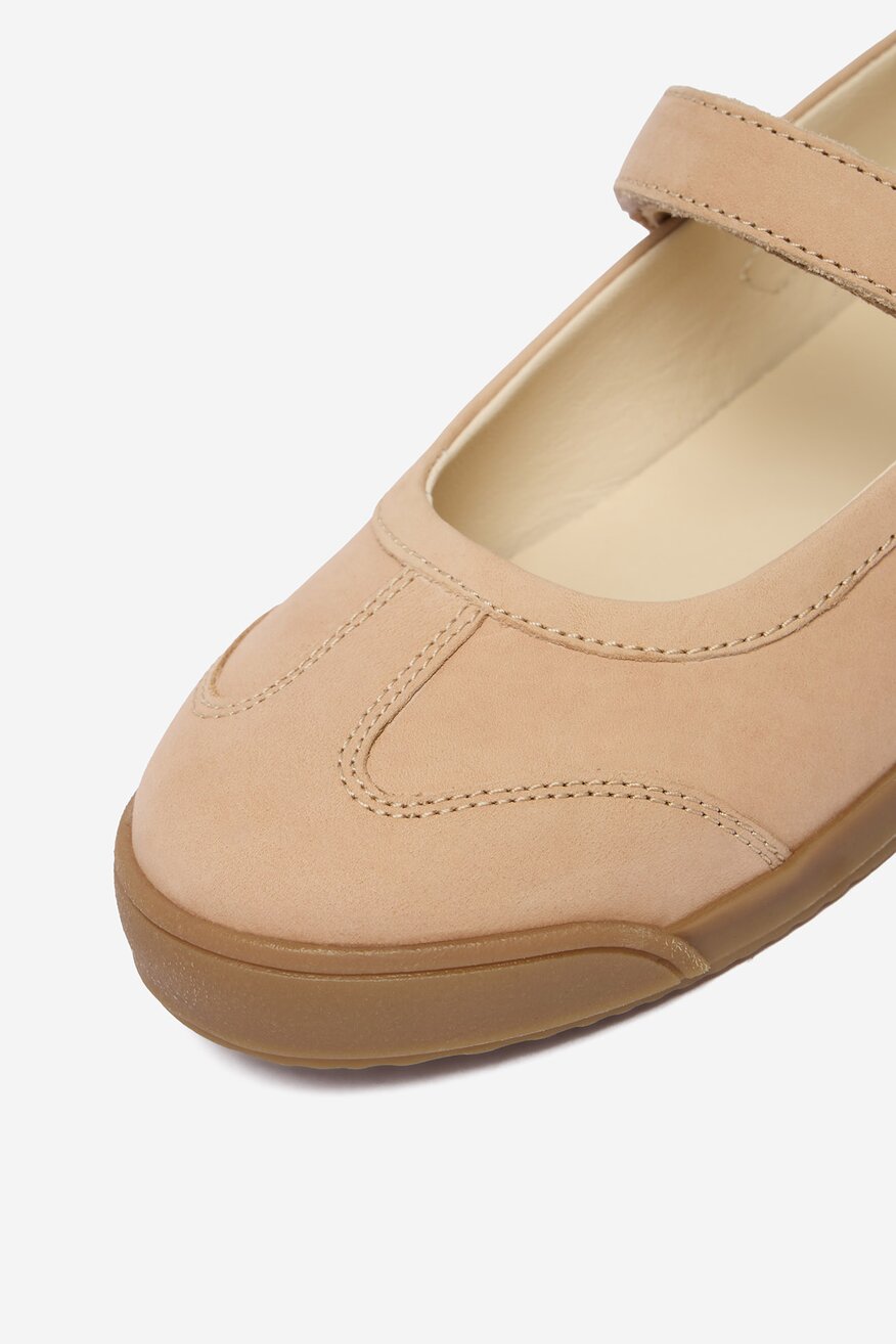 
                GUESS - Baleriny skórzane - 5906751792117