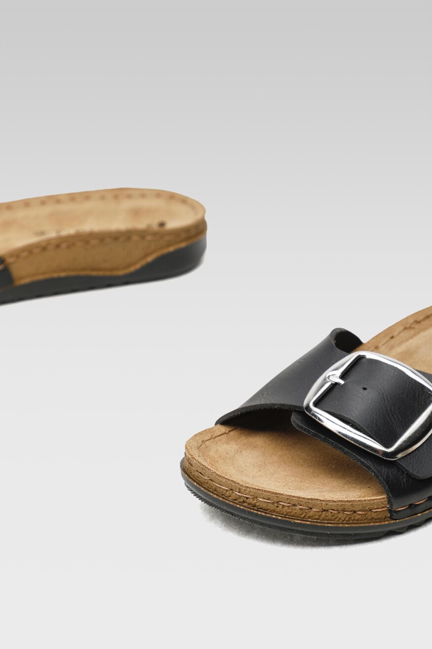 
                Inblu - Klapki profilowane z klamrą - 5904248622817