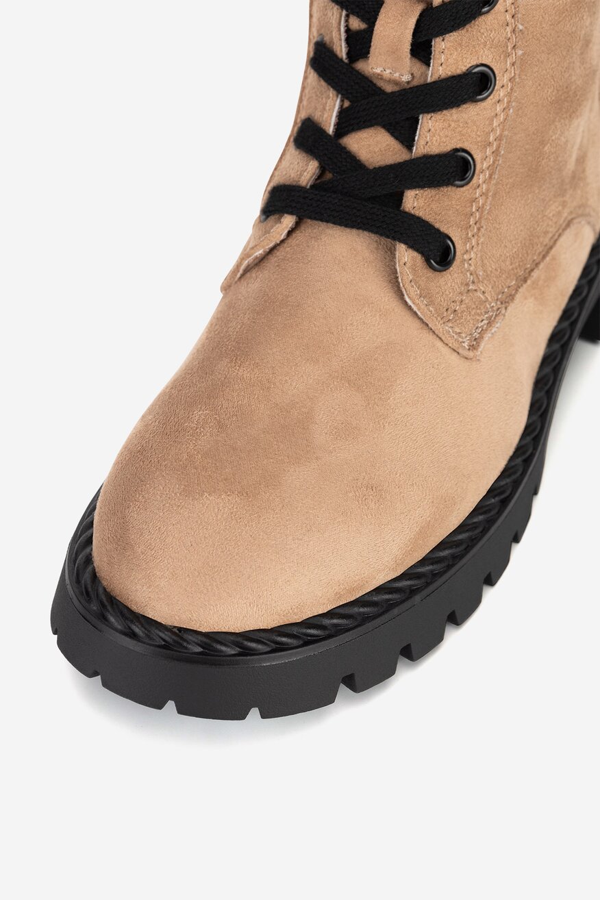 
                Боти DeeZee БЕЖОВ - 5905588842552