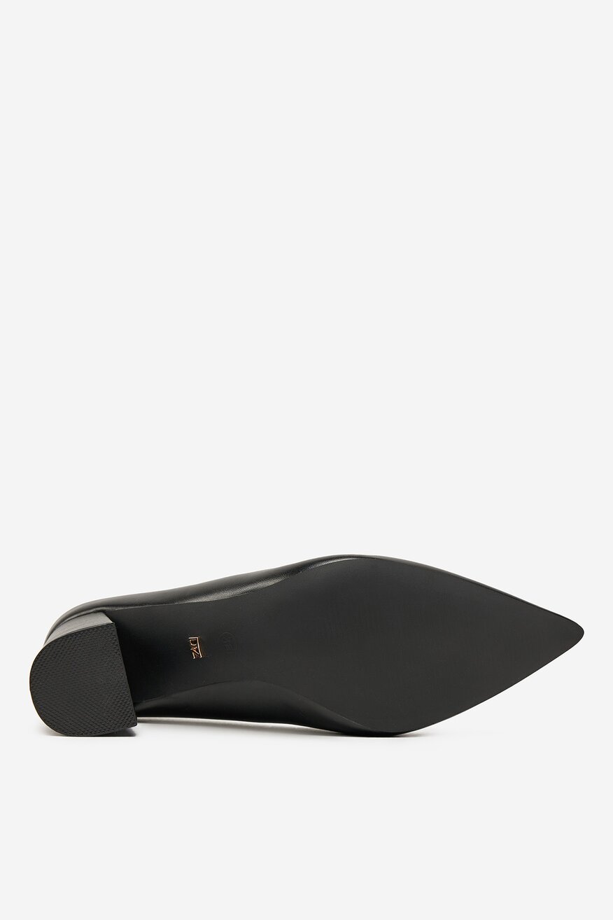 
                Körömcipő DeeZee FEKETE - 5906751090244