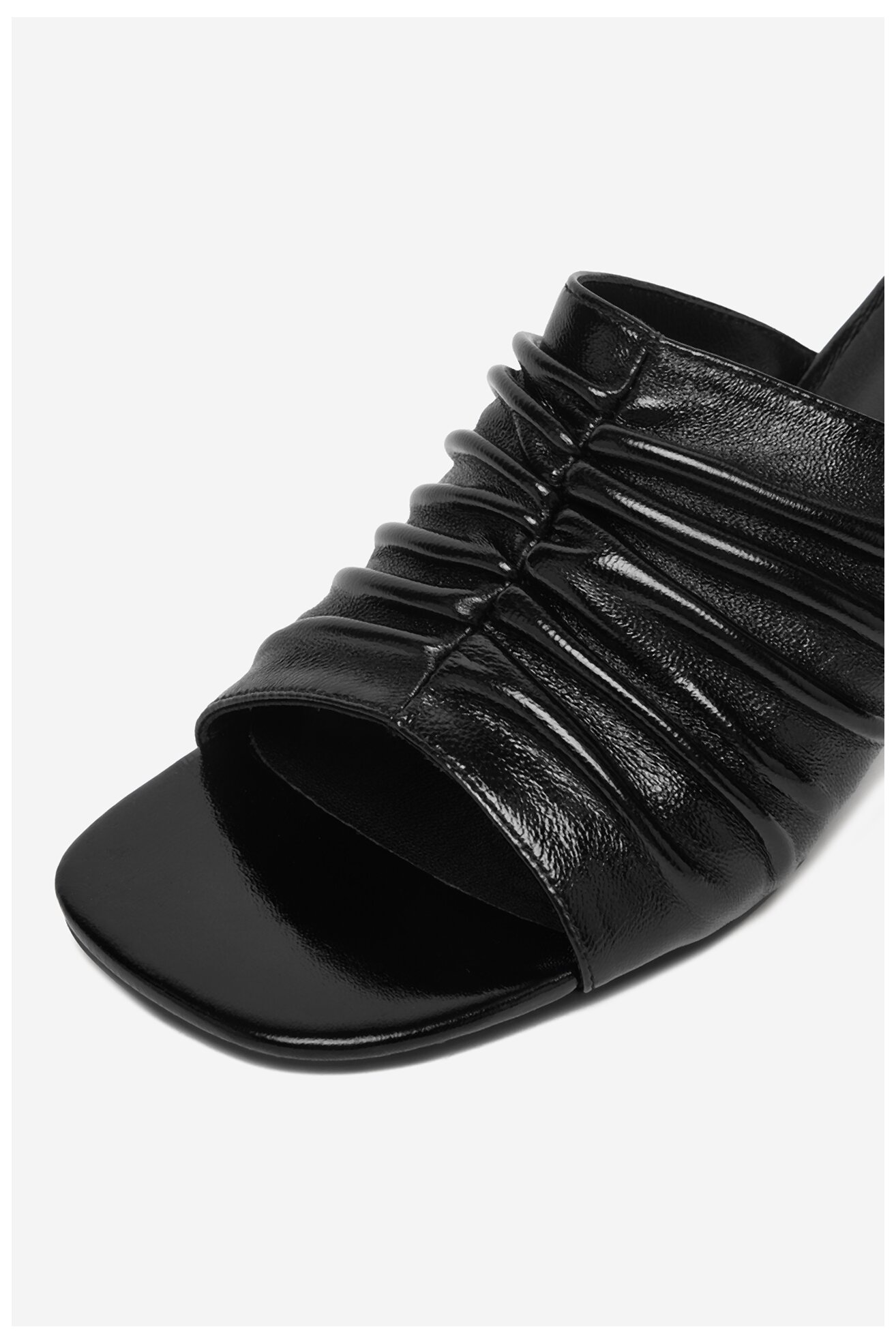 Klapki Gino Rossi C-XRY25113-07 Czarny