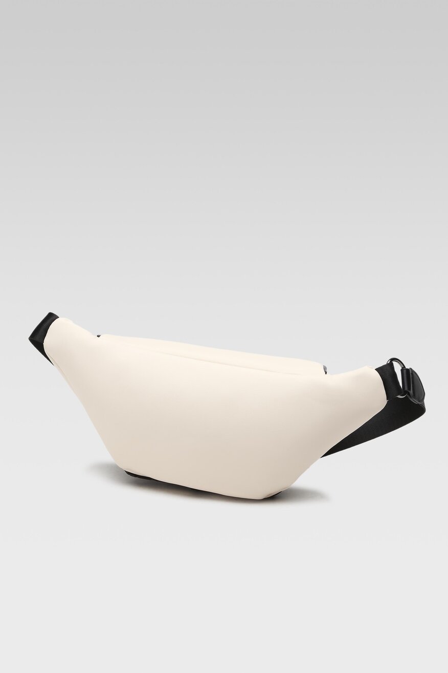 
                Gino Rossi - Saszetka nerka pastelowa beżowa - 5904862624983