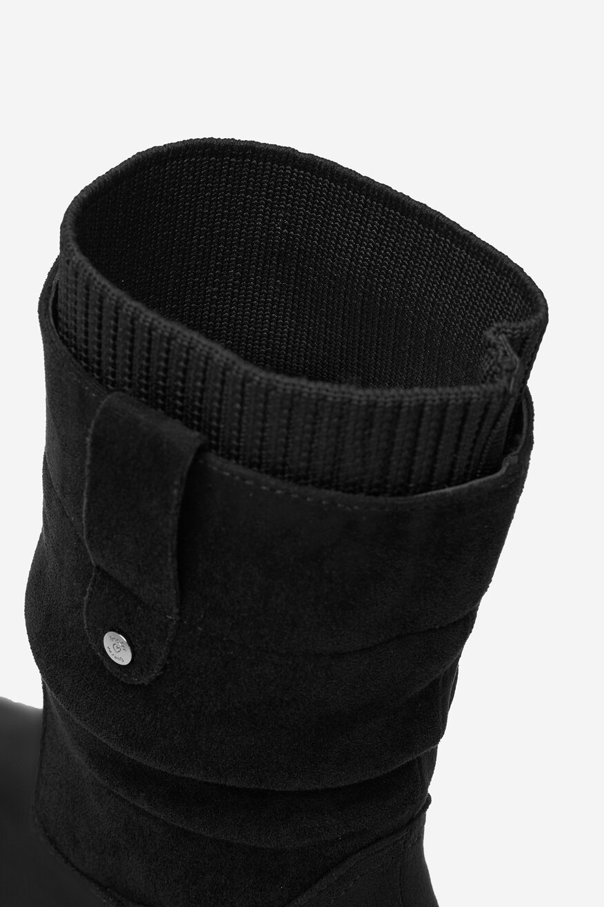 
                Ботуши DeeZee ЧЕРЕН - 5906751330883