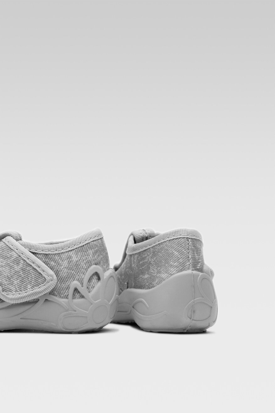 
                MB - Kapcie szare - 5904248834999