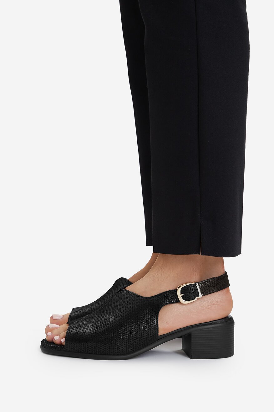 
                Сандалі Lasocki ЧОРНИЙ - 5906751864388