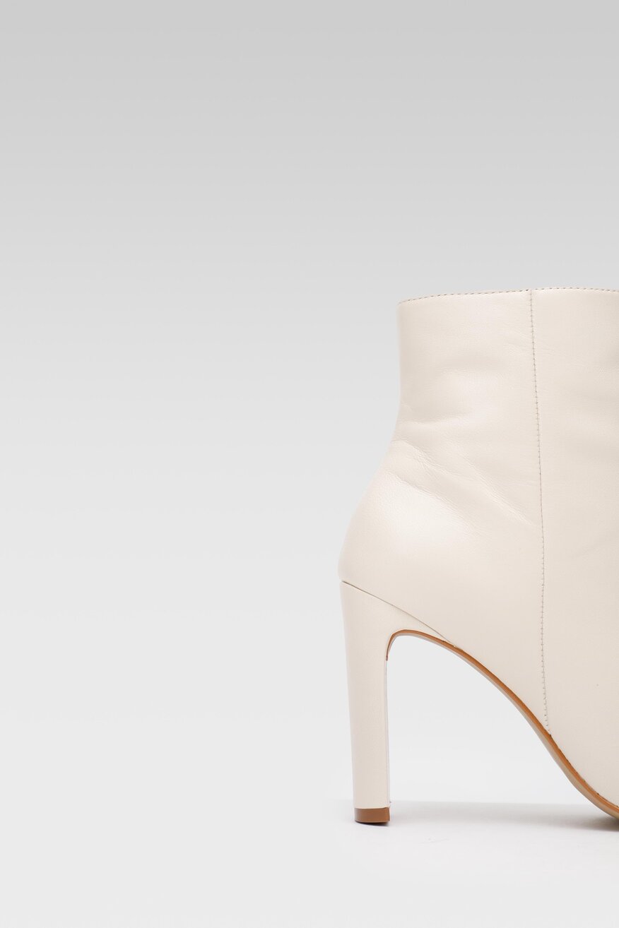 
                SIMPLE - Botki białe - 2230031463743