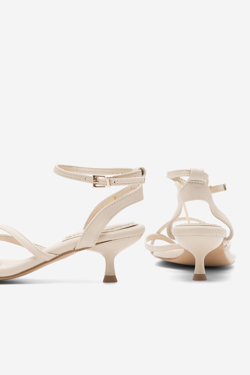 
                Jenny Fairy - Sandały na obcasie - 5904862744209