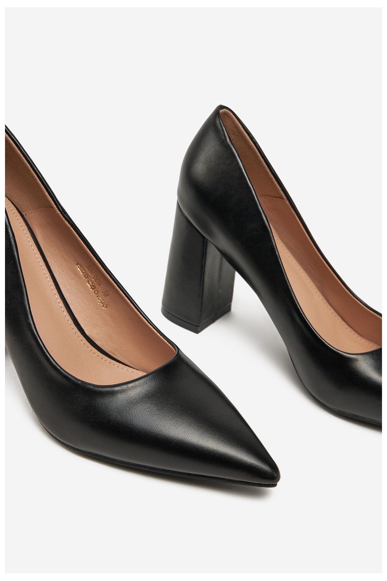 Körömcipő DeeZee KB-008 FEKETE