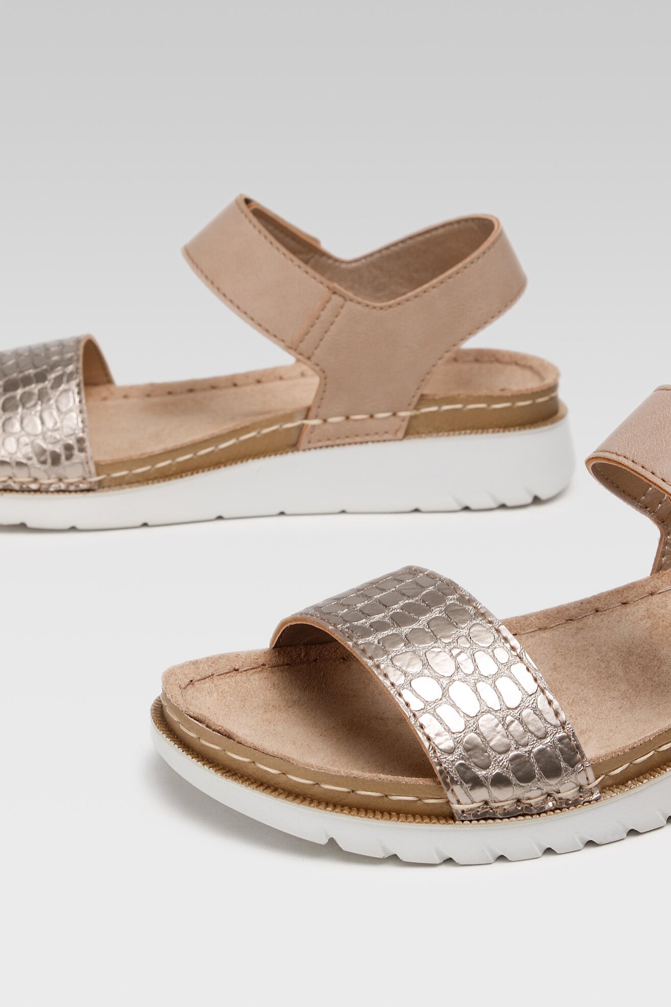 Sandały Inblu CN09D501 Złoty