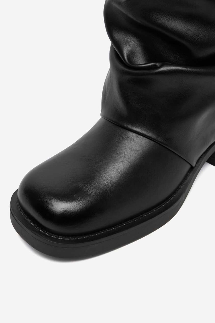 
                Ботуши DeeZee ЧЕРЕН - 5906751315064