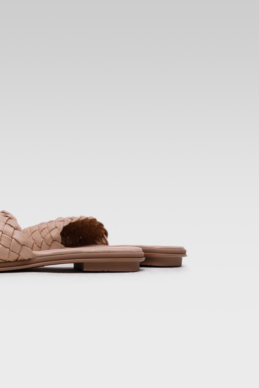 
                Jenny Fairy - Klapki beżowe - 5904248722586