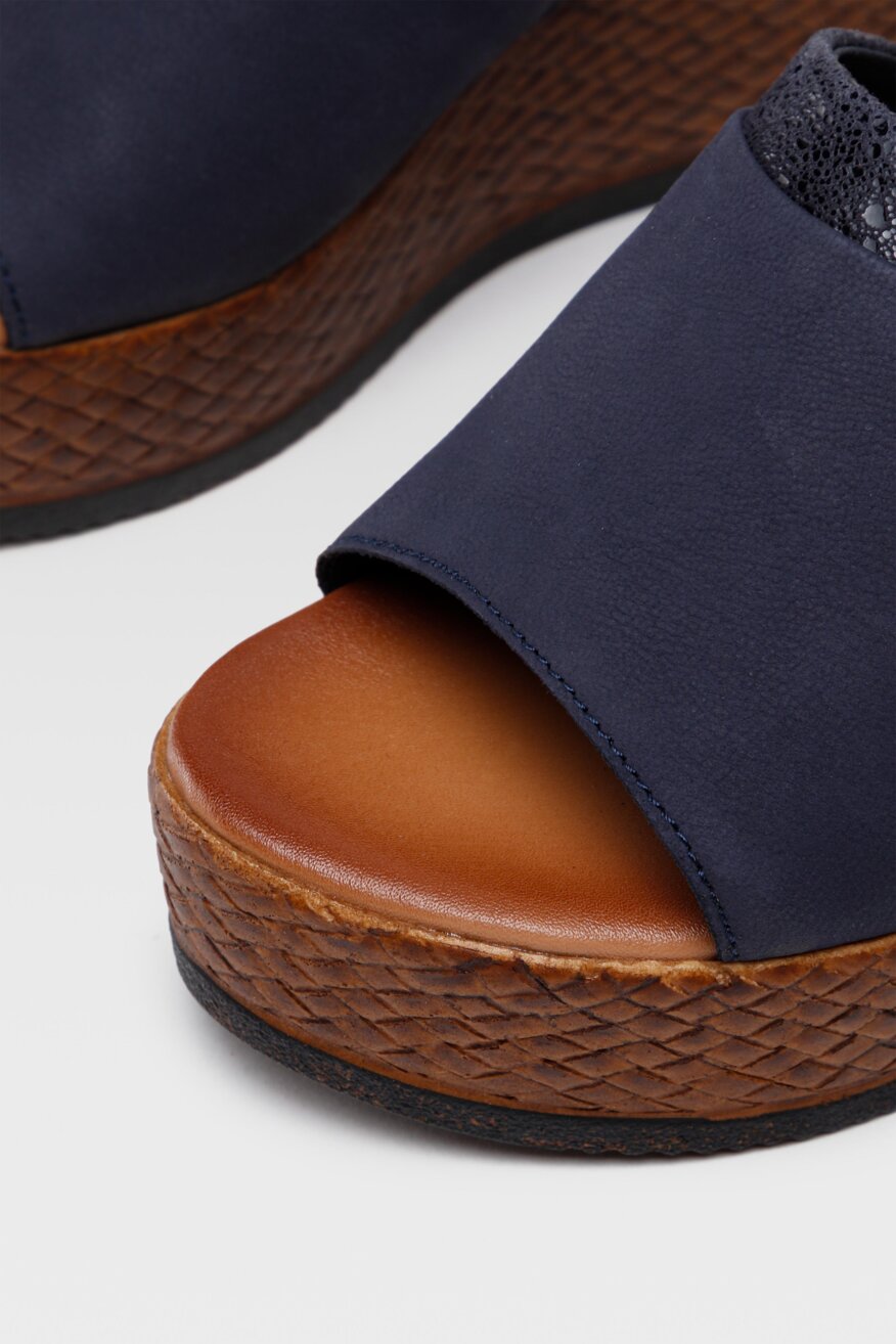 
                Papuče Lasocki KOBALT PLAVA - 5903698643281