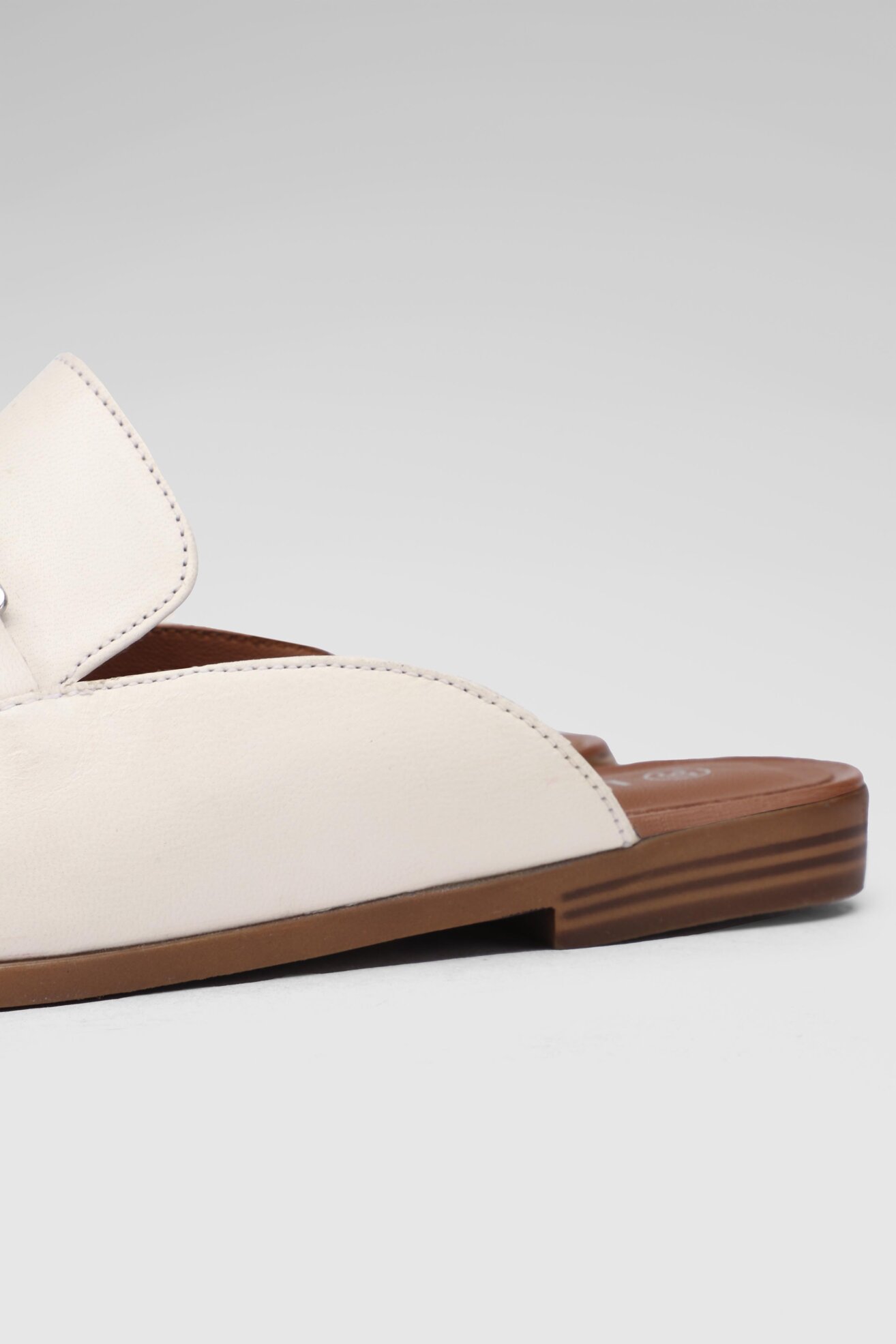 Klapki Lasocki WI16-219546-02 Biały