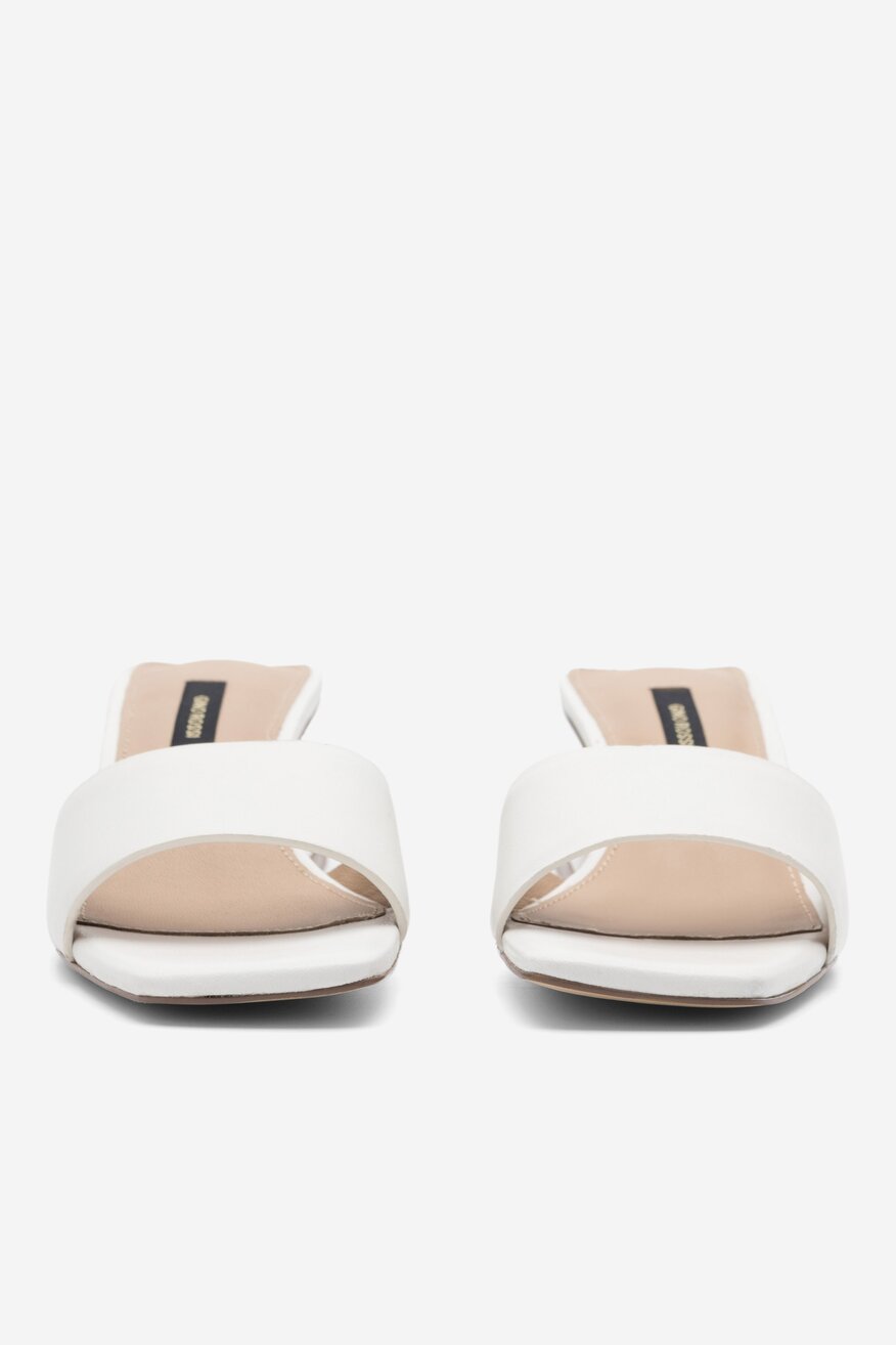 
                Gino Rossi - Skórzane klapki białe - 5904862796727