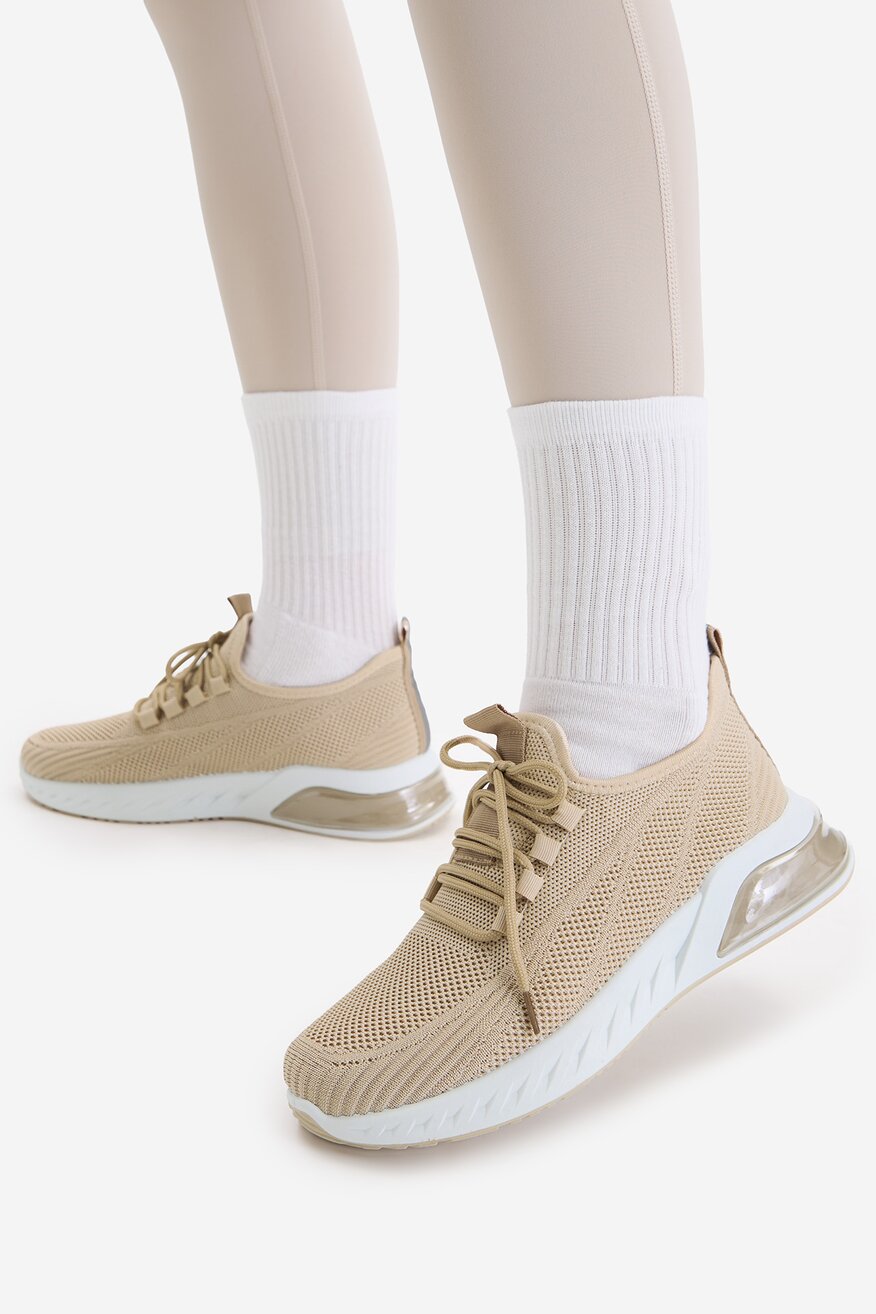 
                Кросівки Jenny БЕЖЕВИЙ - 5906751708514