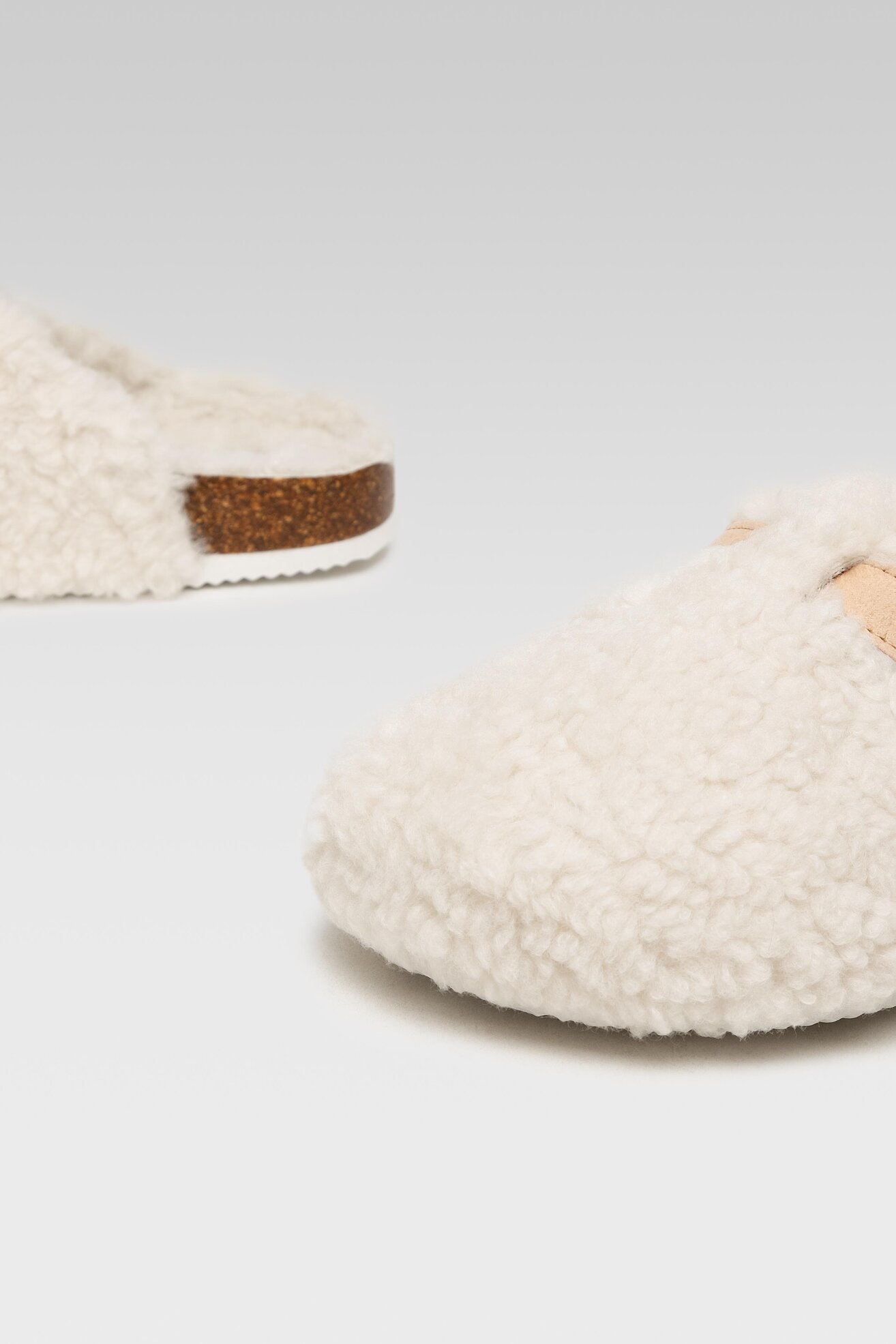 Kapcie Home&Relax AGK21703 Biały