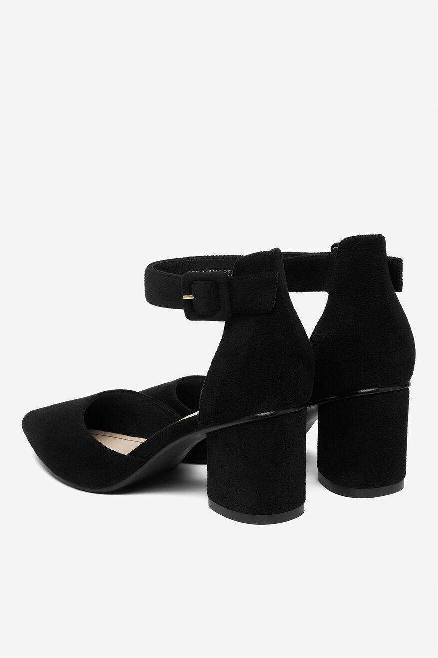 
                Körömcipő DeeZee FEKETE - 5906751933794